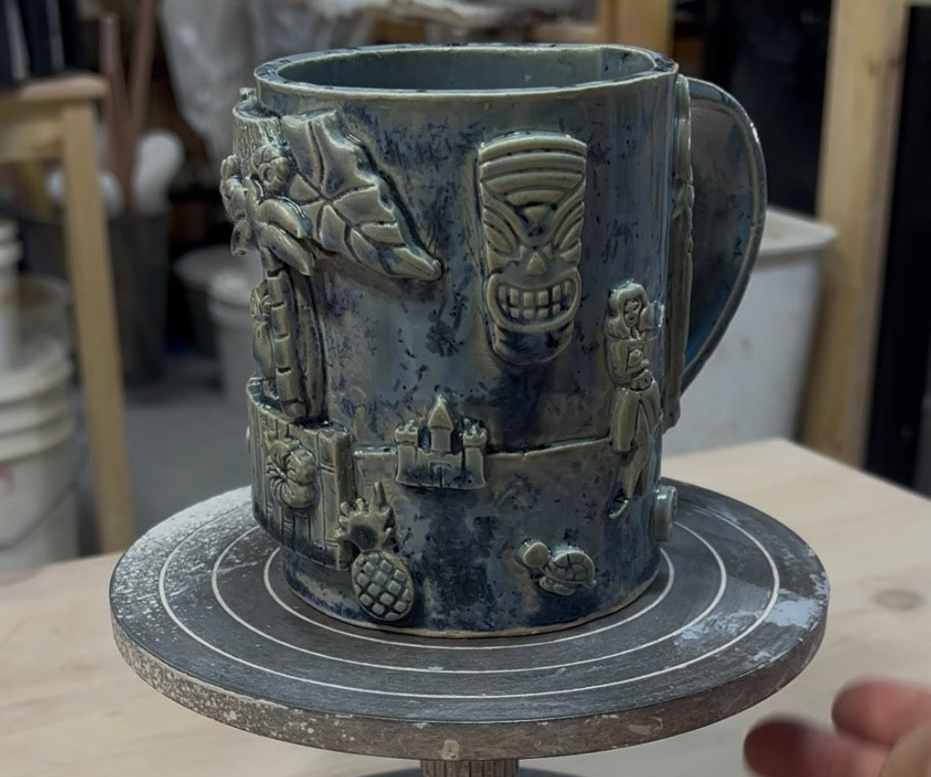 Tiki Bar Scene Mug in Blue Crystal